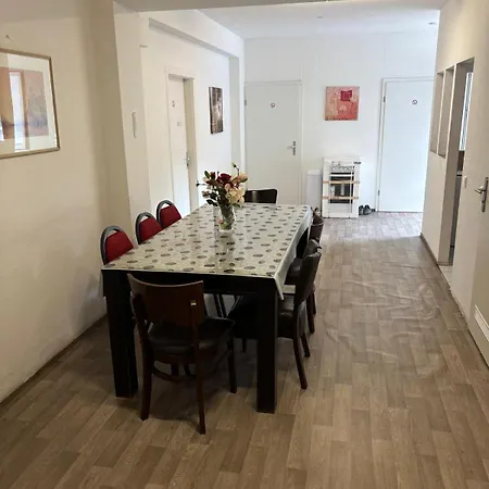 Homestay Vastus Homes